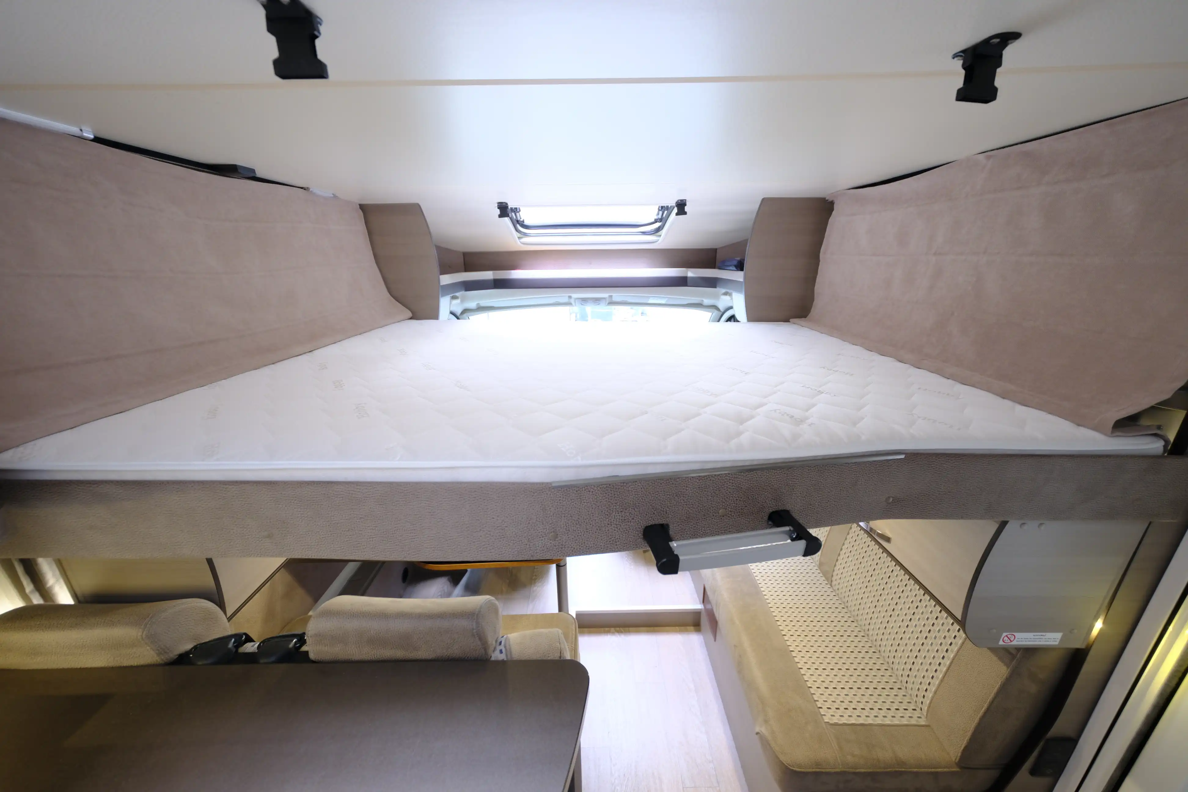 HOBBY Optima De Luxe T 75 HGE - Ansicht 12